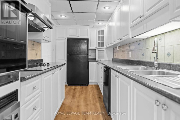 29585057/6356-mary-jane-crescent/chateauneuf/ottawa/ontario/K1C3C2_17