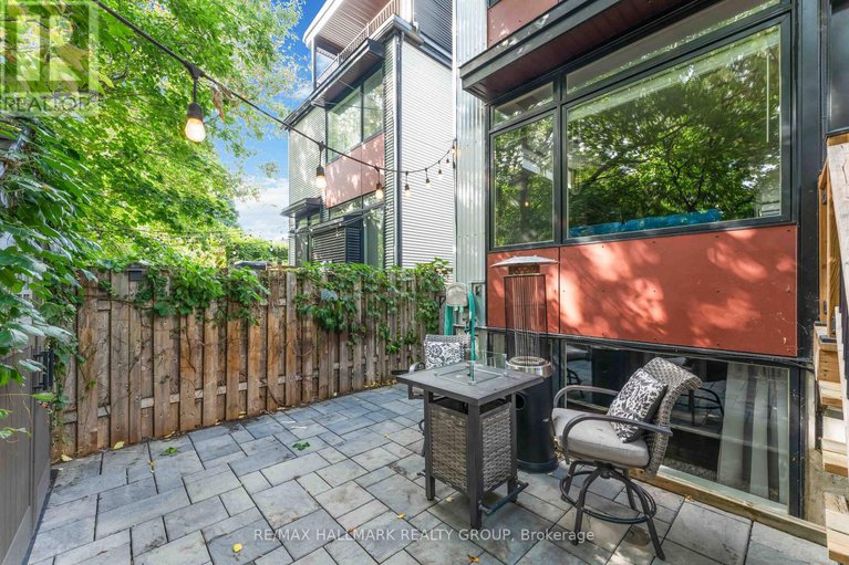 28931176/a-142-queen-mary-street/overbrookcastle-heights/ottawa/ontario/K1K1X5_28