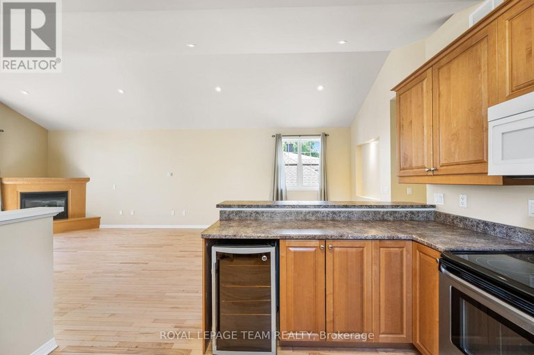 28382837/2911-ahearn-avenue/britannia/ottawa/ontario/K2B7A1_10