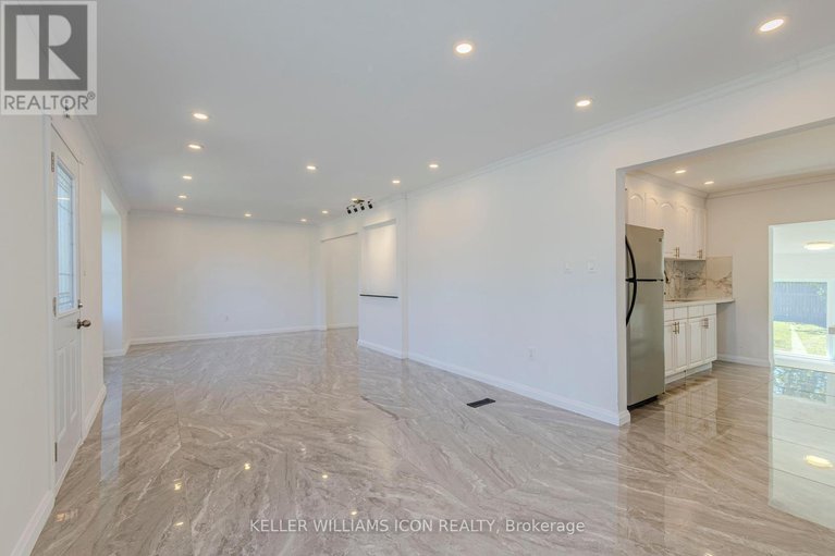 28846763/92-meadowlands-drive-w/meadowlandscrestview/ottawa/ontario/K2G2R8_16