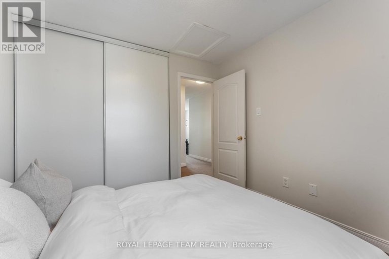 29374691/57-redpath-drive/barrhaven-east/ottawa/ontario/K2G6E3_29