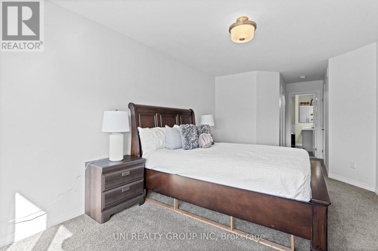 28837176/130-hawkeswood-drive/riverside-southgloucester-glen/ottawa/ontario/K4M0C1_32