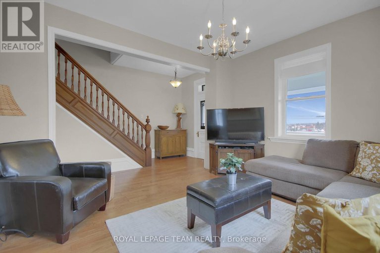 28403299/1456-meadow-drive/greely/ottawa/ontario/K4P1B1_10