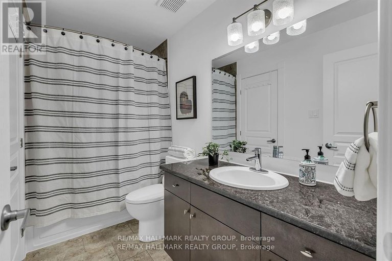 29413273/d-124-guigues-avenue/lower-townbyward-market/ottawa/ontario/K1N5H7_36