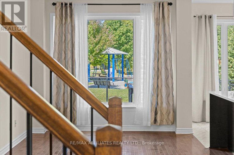 28911964/342-melodie-street/mer-bleuebradley-estatesanderson-park/ottawa/ontario/K1W0H9_6