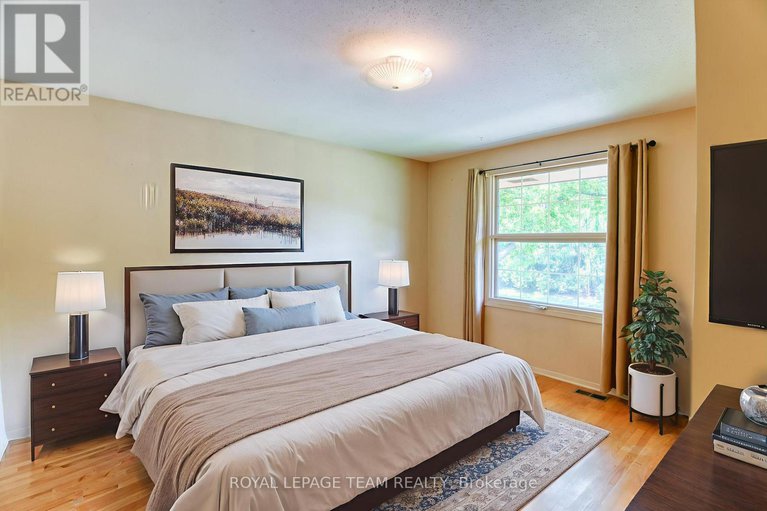 28412587/19-dayton-crescent/leslie-park/ottawa/ontario/K2H7N8_17