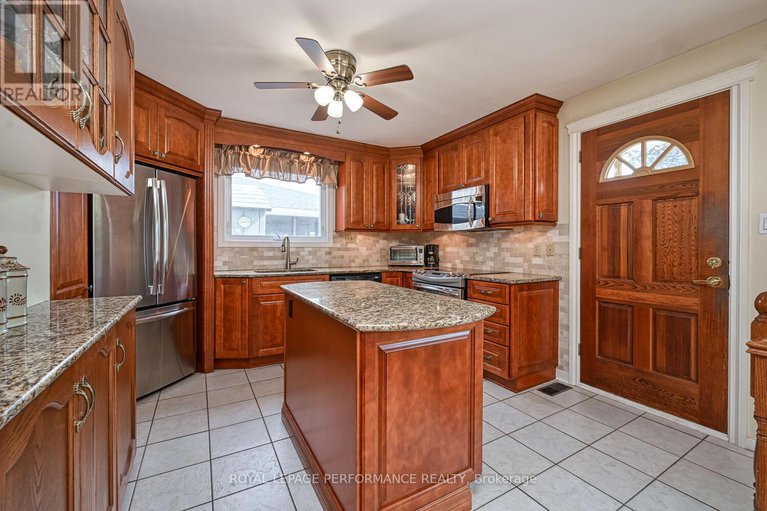 28652645/3025-linton-road/riverside-park-south/ottawa/ontario/K1V8H1_13