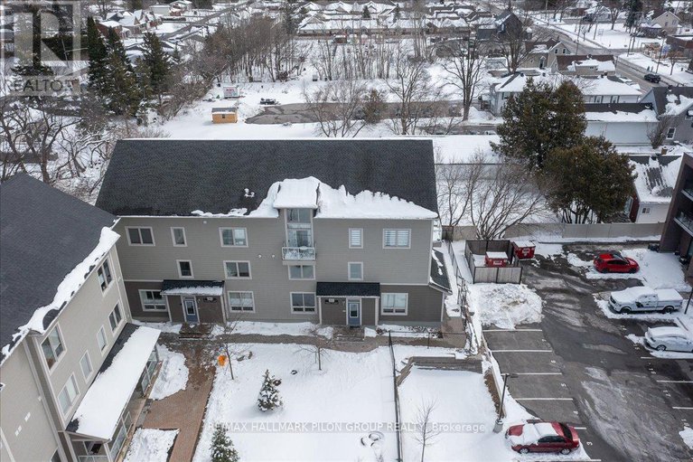 28165713/104-60-meach-private/stittsville-south/ottawa/ontario/K2S0T8_20
