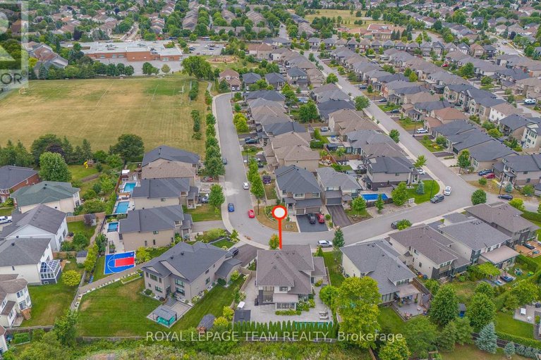 28689436/250-sunnyridge-crescent/emerald-meadowstrailwest/ottawa/ontario/K2M0H3_50