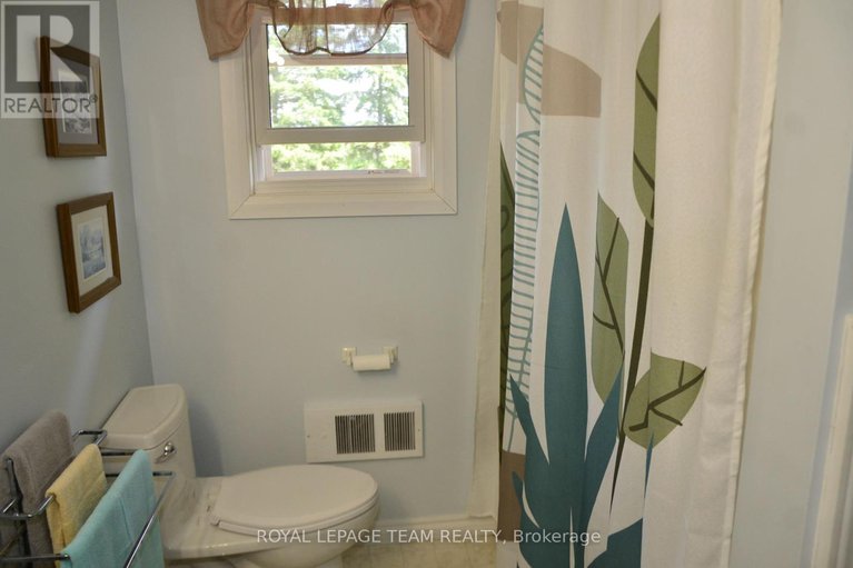 28426387/4951-hwy-31-bank-street-n/south-dundas-williamsburgh-twp/south-dundas/ontario/K0C2H0_20