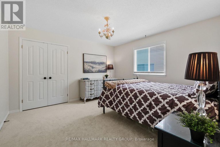 28704077/31-kyle-avenue/stittsville-central/ottawa/ontario/K2S1G9_31