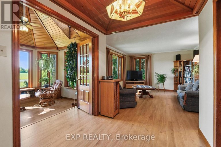 29449389/9185-ray-wilson-road/osgoode-twp-east-incl-kenmore/ottawa/ontario/K0A2P0_9