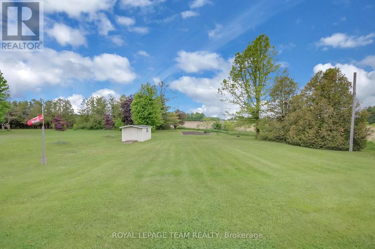 28394821/6022-third-line-road-n/rideau-twp-w-of-hwy-16-north-of-reg-rd-6/ottawa/ontario/K0A2T0_48