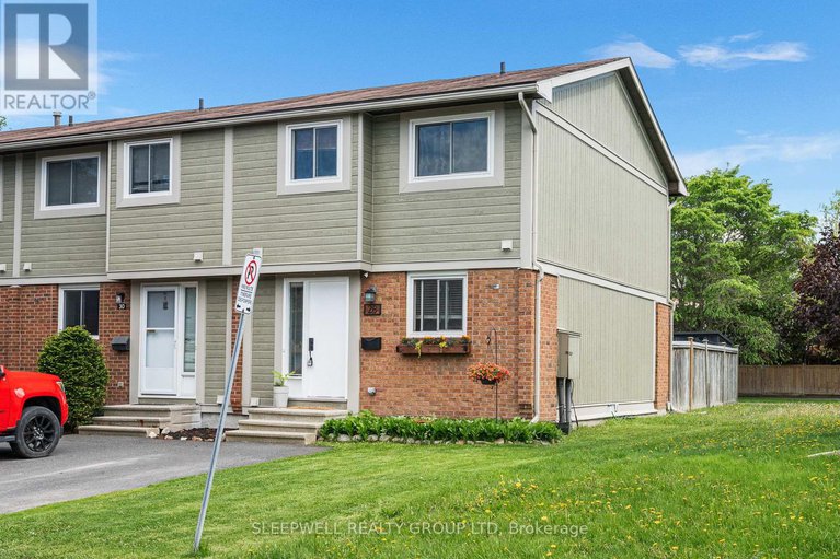 28378169/82-28-barrow-crescent/katimavik/ottawa/ontario/K2L2K1_2