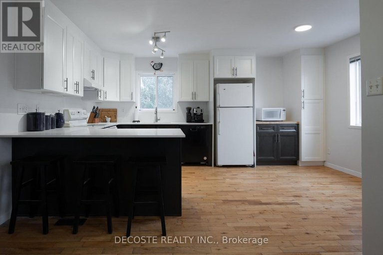 29595435/23-wood-street/lancaster/south-glengarry/ontario/K0C1N0_3