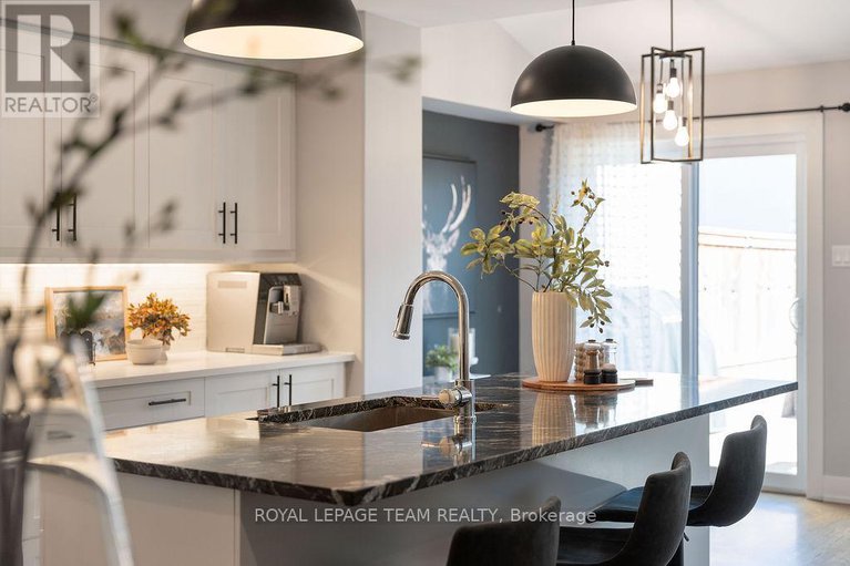 28963123/321-proud-walk/stittsville-south/ottawa/ontario/K2S2L6_17