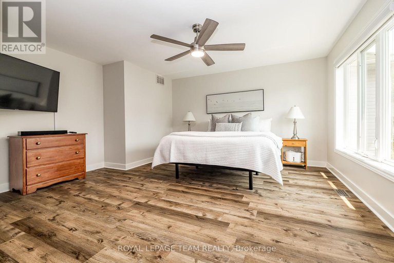 28449853/333-timbertrail-terrace/springridgeeast-village/ottawa/ontario/K4A5A6_28