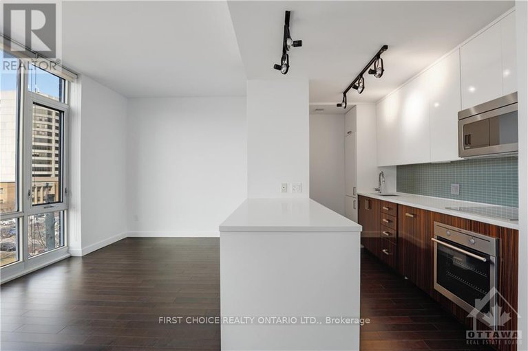 27496513/201-parkdale-avenue-unit506/mechanicsvilletunneys-pasture/ottawa/ontario/K1Y1E8_20