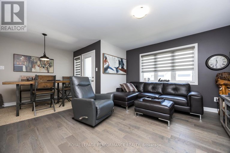 28700474/816-bascule-place/btwn-franktown-rd-fallowfield-rd/ottawa/ontario/K0A2Z0_20