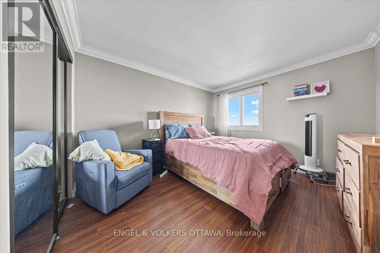 28901436/908-158a-mcarthur-avenue-e/vanier/ottawa/ontario/K1L7E7_23