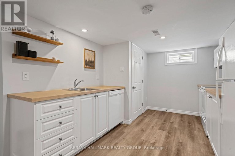 29614829/924-fisher-avenue/carlington/ottawa/ontario/K1Z6P4_30