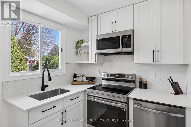 29664979/226-old-colony-road/glencairnhazeldean/ottawa/ontario/K2L1M7_20