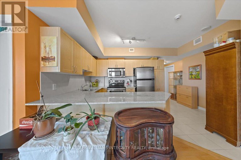 28318960/1604-70-landry-street/vanier/ottawa/ontario/K1L0A8_12