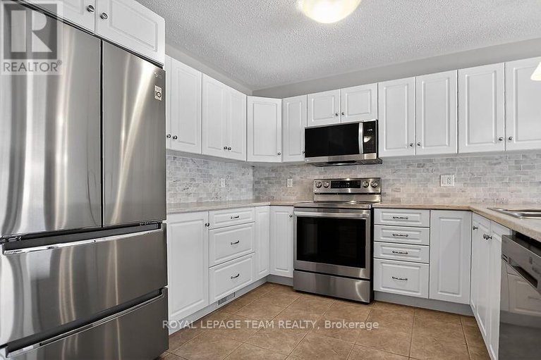 29376462/464-honeyborne-street/almonte/mississippi-mills/ontario/K0A1A0_12