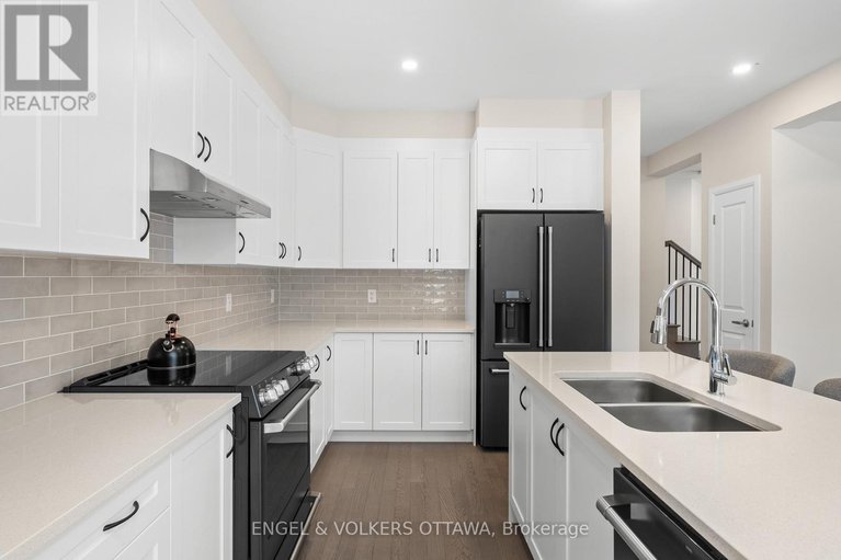 28163519/2053-wanderer-avenue/mahogany-community/ottawa/ontario/K4M0X1_13