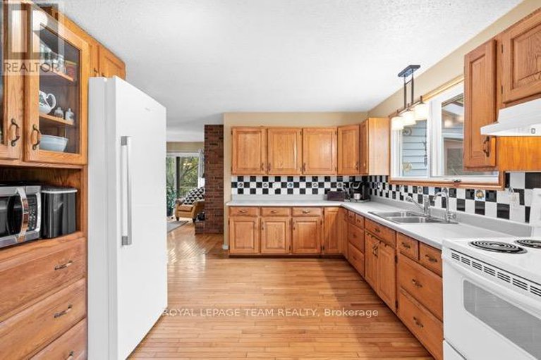 28998982/2915-county-rd-20-road/north-grenville-twp-kemptville-south/north-grenville/ontario/K0G1J0_15