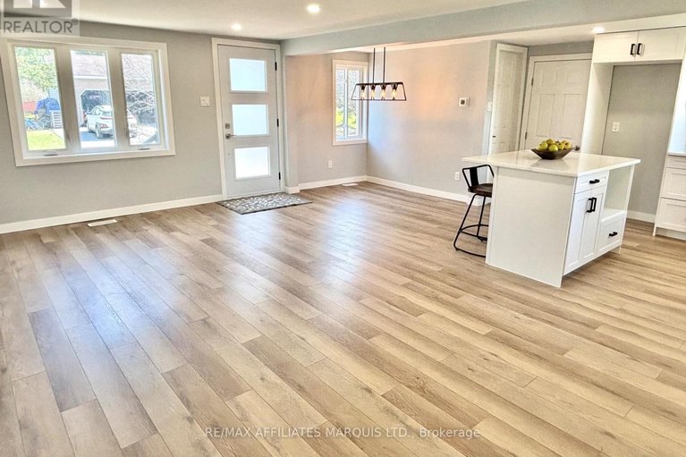 29639881/19-alexander-street-w/maxville/north-glengarry/ontario/K0C1T0_4