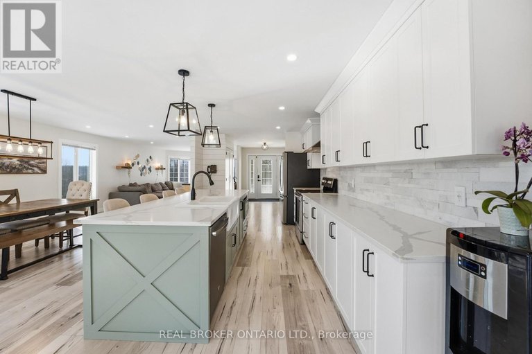 29485307/1391-sutherland-drive/manotick-south-to-roger-stevens/ottawa/ontario/K4M1B3_11