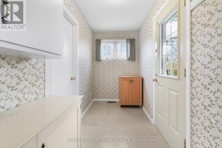 29081849/11-cherrywood-drive/arbeatha-park/ottawa/ontario/K2H6H1_34