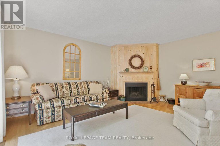 28804584/484-hazeldean-road-unit-1/ottawa/ontario/K2L1V4_8