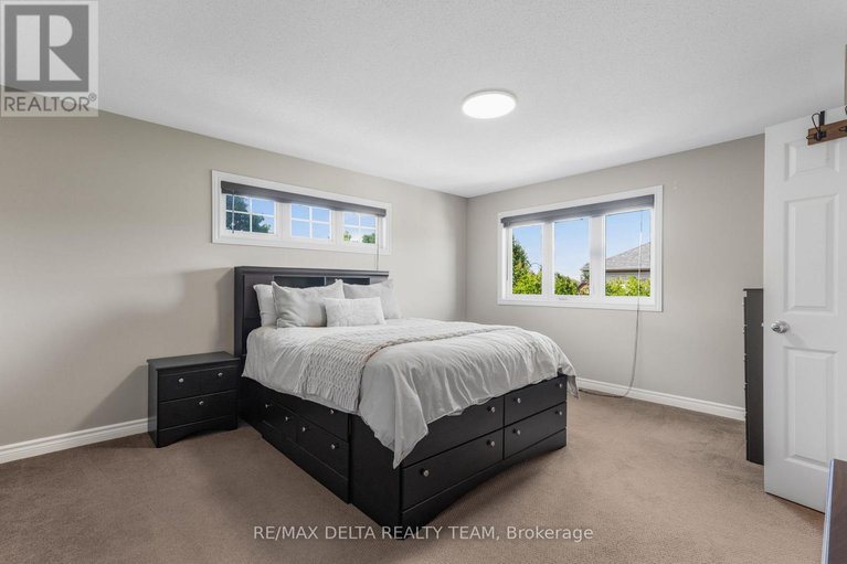 28643718/564-langelier-avenue/mer-bleuebradley-estatesanderson-park/ottawa/ontario/K1W0E7_19