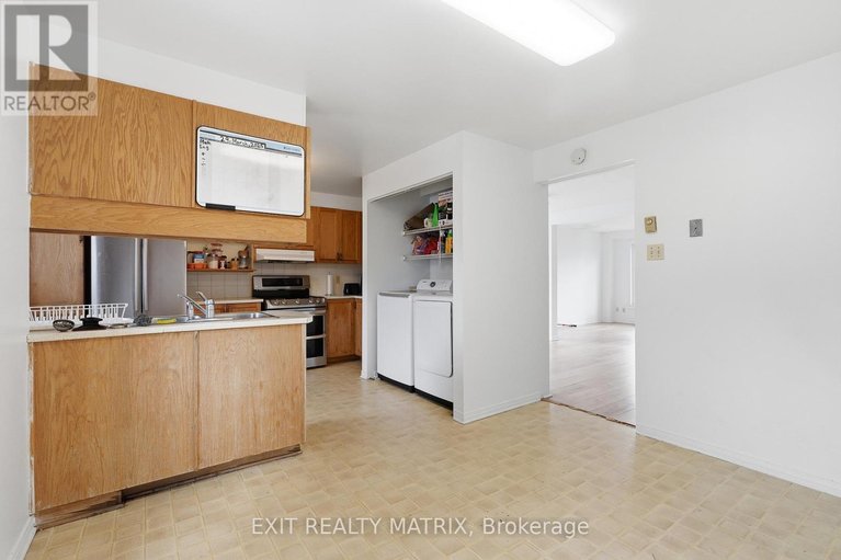 29458726/17-1838-summerfields-crescent/chapel-hill/ottawa/ontario/K1C7B7_15