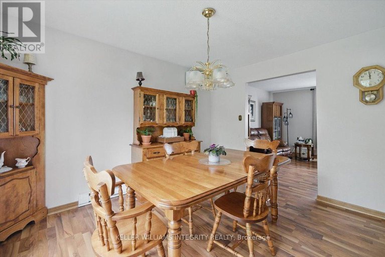 28473726/1954-catherine-street/town-of-rockland/clarence-rockland/ontario/K4K1H6_12