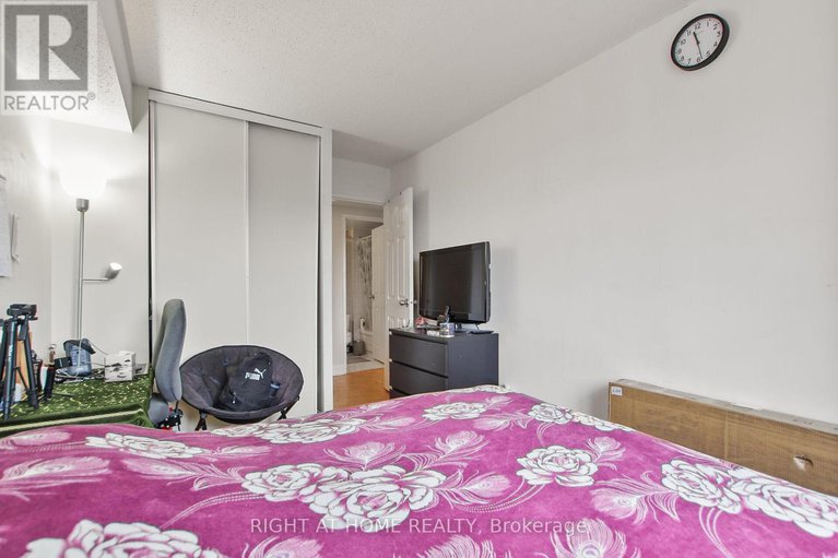 28557037/1213-2871-richmond-road-w/britannia-heights/ottawa/ontario/K2B8M5_17