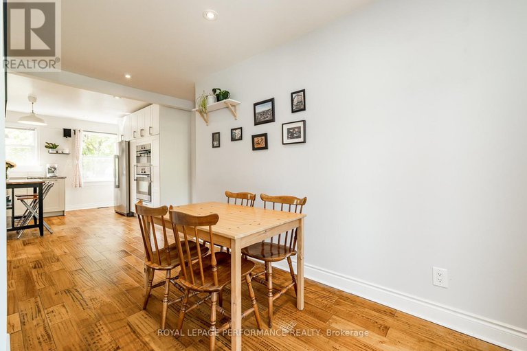 28842718/343-fullerton-avenue/overbrookcastle-heights/ottawa/ontario/K1K1K2_18