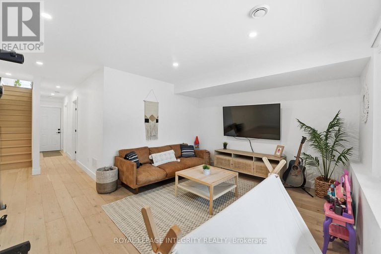 29571259/221-wesley-avenue/westborohampton-park/ottawa/ontario/K1Z7A2_30