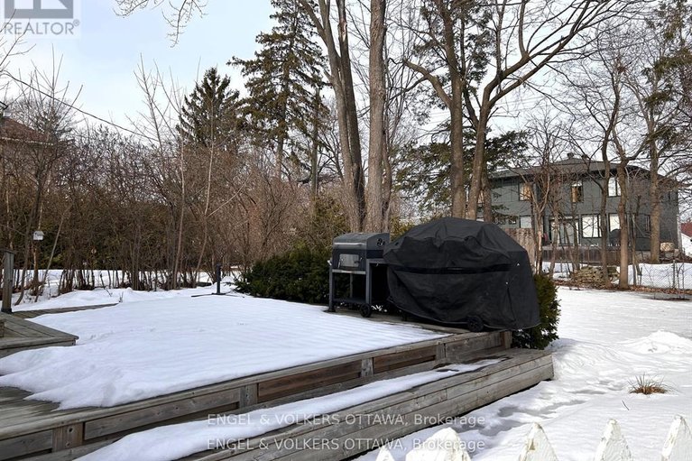 29567928/317-summit-avenue/alta-vistafaircrest-heights/ottawa/ontario/K1H5Z9_17