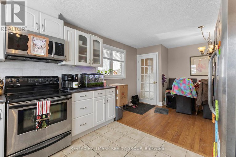 29229707/816-willow-avenue/chatelaine-village/ottawa/ontario/K1E1C7_6