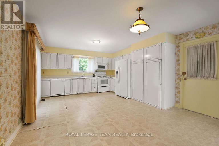 28850677/123-ivy-crescent/new-edinburgh/ottawa/ontario/K1M1Y1_17