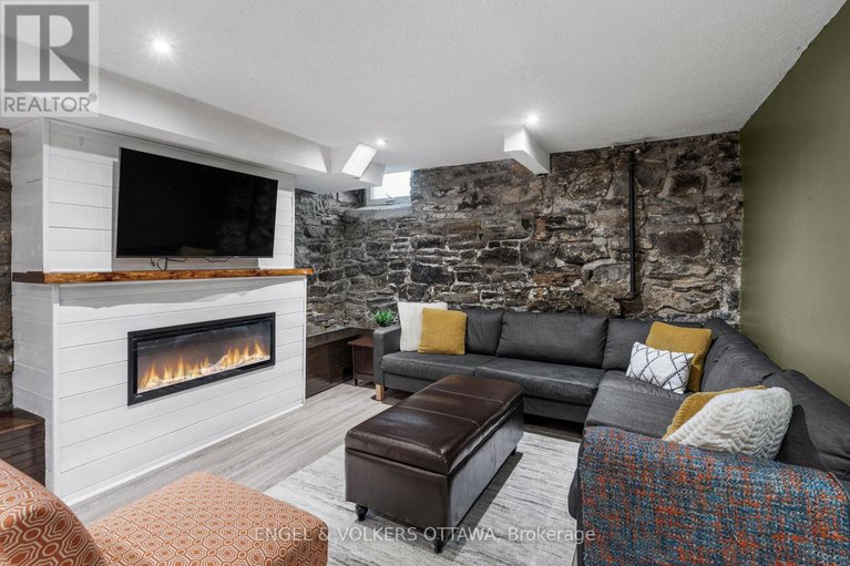 28880147/2-lower-charlotte-street/lower-town/ottawa/ontario/K1N8K1_39