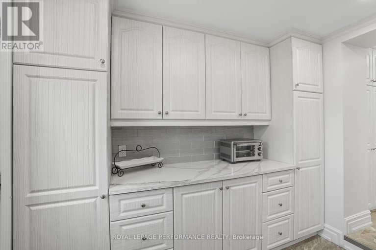 29482695/8-john-street/lorignal/champlain/ontario/K0B1K0_18