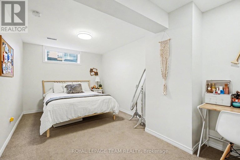 29555380/689-vermillion-drive/riverside-southgloucester-glen/ottawa/ontario/K1V1W2_24