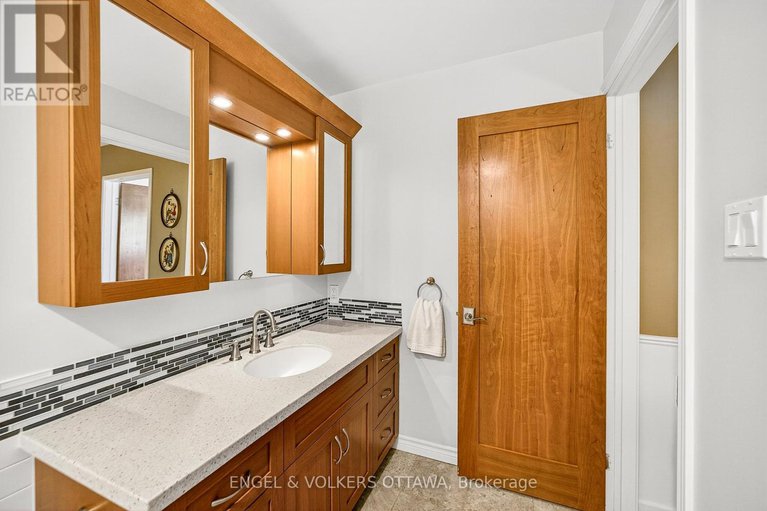 28865549/29-milne-crescent/beaverbrook/ottawa/ontario/K2K1H7_40