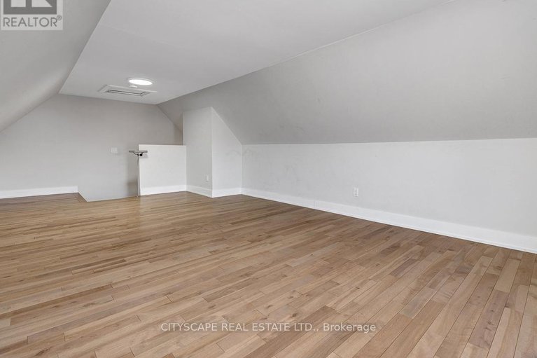 28125570/68-prince-albert-street/overbrookcastle-heights/ottawa/ontario/K1K2A1_33