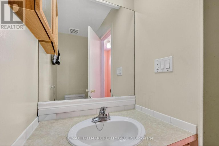 29422004/d-116-valley-stream-drive/leslie-park/ottawa/ontario/K2H9E1_24