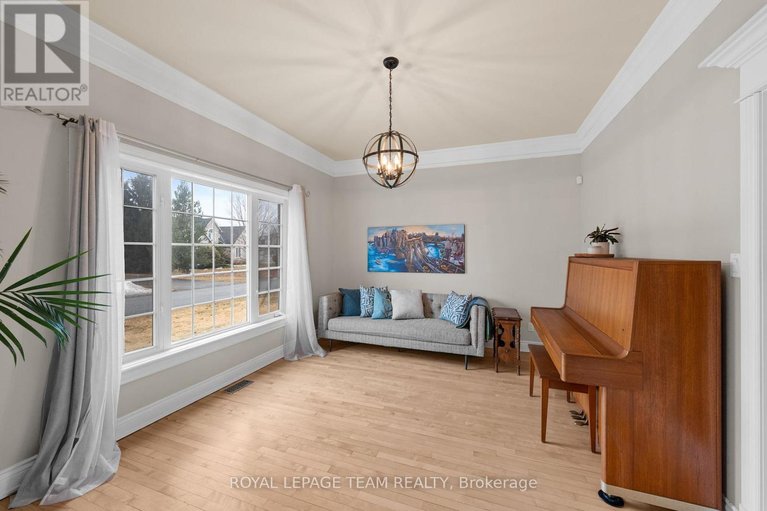 29572534/5440-wadell-court/manotick-village-manotick-estates/ottawa/ontario/K4M1L3_20